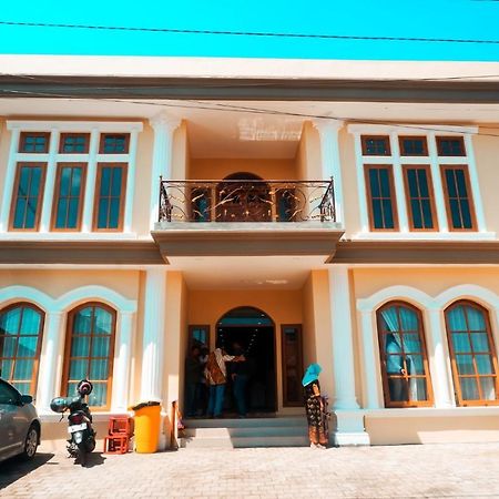 Bluefire Homestay Syariah Banyuwangi  Εξωτερικό φωτογραφία