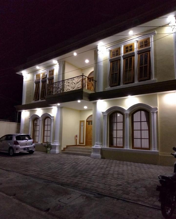 Bluefire Homestay Syariah Banyuwangi  Εξωτερικό φωτογραφία